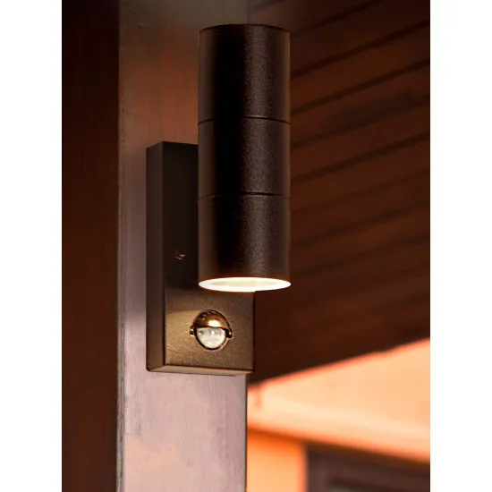 Searchlight Metro barna mozgásérzékelős kültéri falikar (SL-7008-2RUS-LED) GU10 2 izzós IP44
