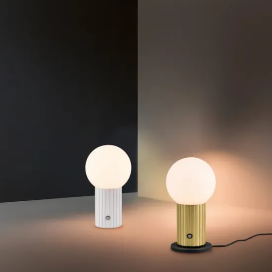 Trio Tauris sárgaréz hordozható LED asztali lámpa (TRI-543510108) LED 1 izzós IP20