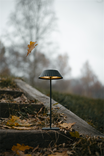 Maxlight Muffin fekete hordozható LED asztali lámpa (MAX-T0066) LED 1 izzós IP44 Maxlight Muffin fekete hordozható LED asztali lámpa (MAX-T0066) LED 1 izzós IP44